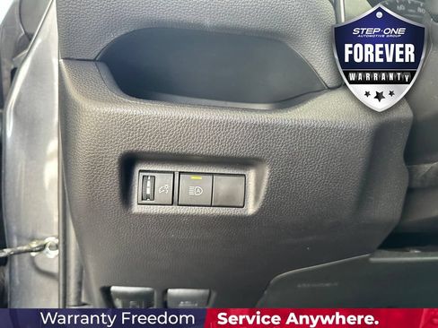 Used 2025 Toyota RAV4 XLE FWD image 18