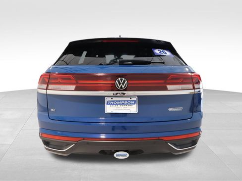 Used 2026 Volkswagen Atlas Cross Sport SE FWD image 3