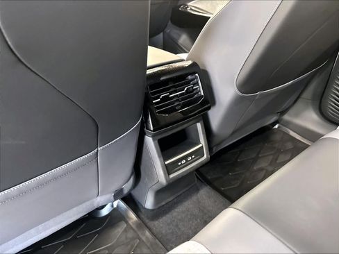 Used 2023 Volkswagen ID.4 Pro RWD image 13