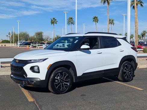 Used 2023 Chevrolet TrailBlazer ACTIV w/ Convenience Package image 2