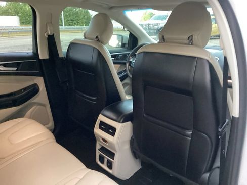 Used 2019 Ford Edge Titanium w/ Equipment Group 301A FWD image 40