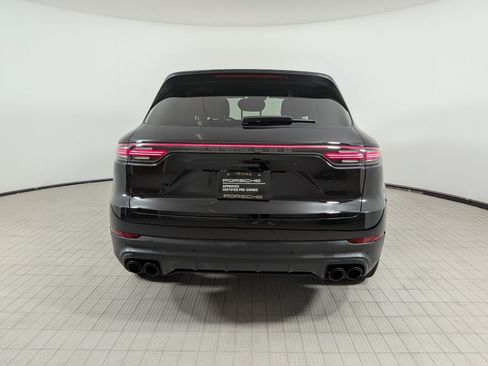 Certified 2023 Porsche Cayenne Platinum Edition AWD/4WD image 10