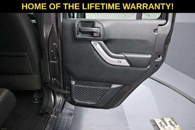 Used 2017 Jeep Wrangler Unlimited Sahara w/ Max Tow Package AWD/4WD image 37