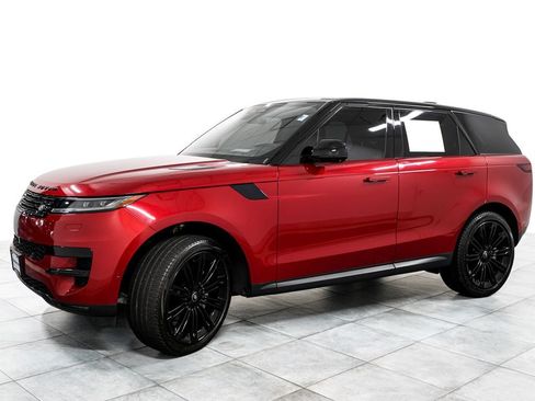 Used 2024 Land Rover Range Rover Sport SE AWD/4WD image 4