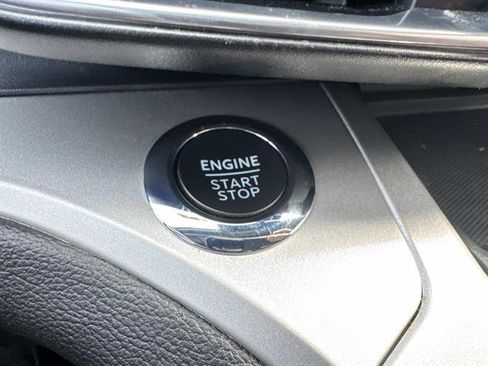 Used 2022 Ford Explorer XLT w/ Equipment Group 202A image 18