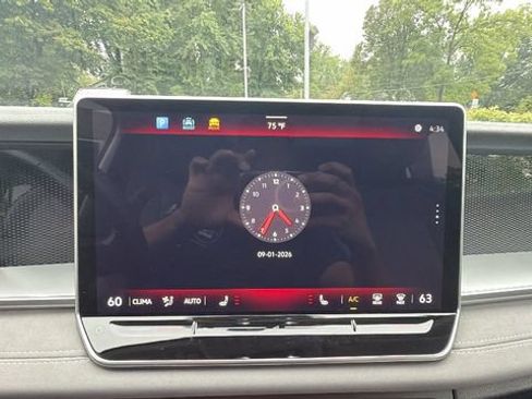 Used 2026 Volkswagen Tiguan SE AWD/4WD image 25
