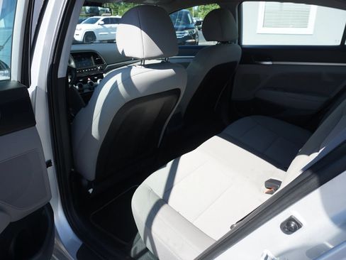 Used 2019 Hyundai Elantra SEL FWD image 16