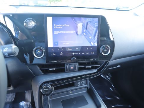 Used 2024 Lexus NX 250 FWD image 18