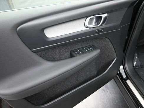 New 2025 Volvo XC40 B5 Core w/ Protection Package Premier image 10