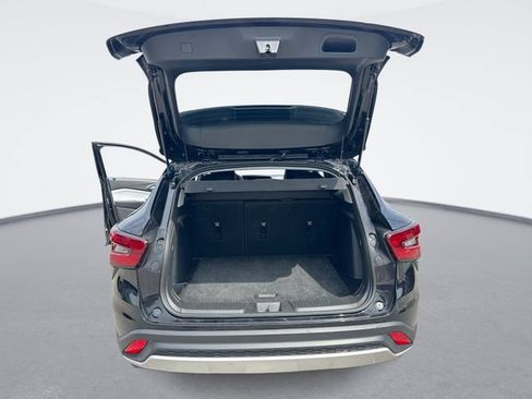 Used 2026 Chevrolet Trax LT FWD image 23