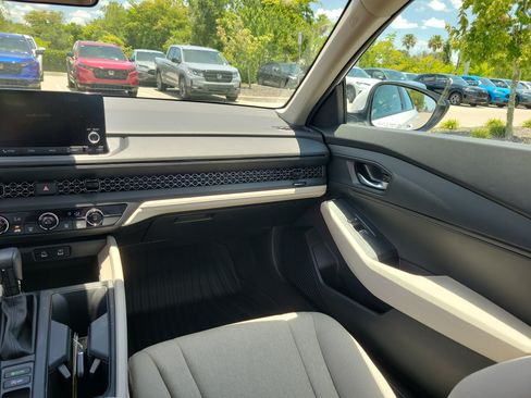 Used 2025 Honda Accord LX image 20