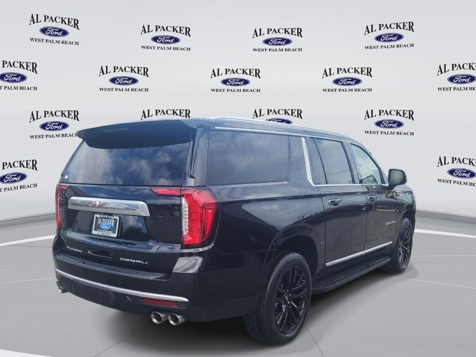 Used 2024 GMC Yukon XL Denali AWD/4WD image 5