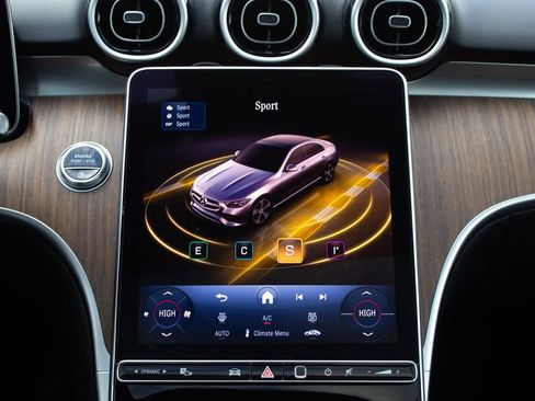 Used 2025 Mercedes-Benz C 300 4MATIC Sedan image 17