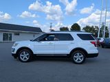 Used 2017 Ford Explorer XLT image 2