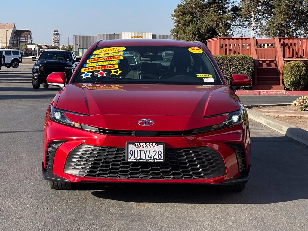 Used 2025 Toyota Camry SE FWD image 2