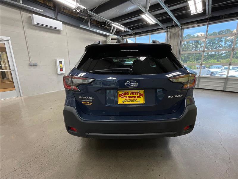 Used 2023 Subaru Outback Premium AWD/4WD image 4