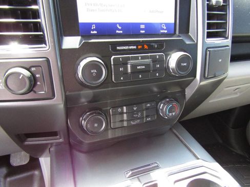 Used 2020 Ford F150 XLT w/ XTR Package AWD/4WD image 17
