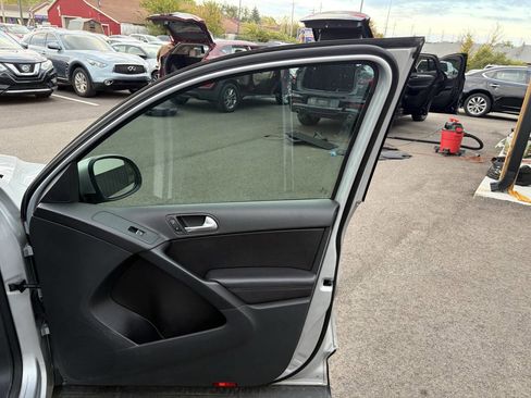 Used 2017 Volkswagen Tiguan Wolfsburg Edition image 17