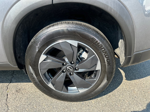 Used 2025 Nissan Rogue SV AWD/4WD image 13