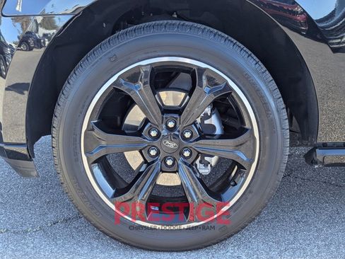 Used 2023 Ford Expedition Max Limited image 40