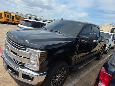 Used 2019 Ford F250 Lariat w/ Lariat Ultimate Package AWD/4WD image 2