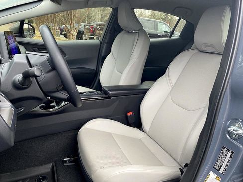 Certified 2024 Toyota Prius XLE image 10