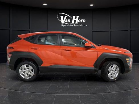 New 2026 Hyundai Kona SE image 2