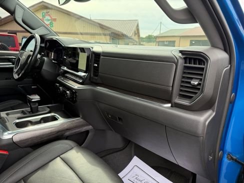 Used 2022 Chevrolet Silverado 1500 LTZ AWD/4WD image 23