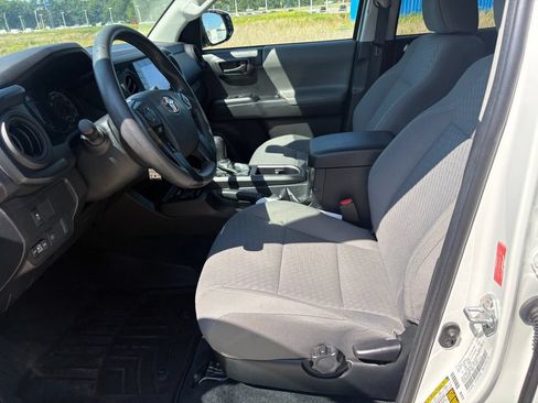 Used 2023 Toyota Tacoma SR AWD/4WD image 4