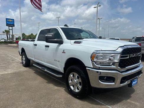 Used 2024 RAM 3500 Big Horn AWD/4WD image 3