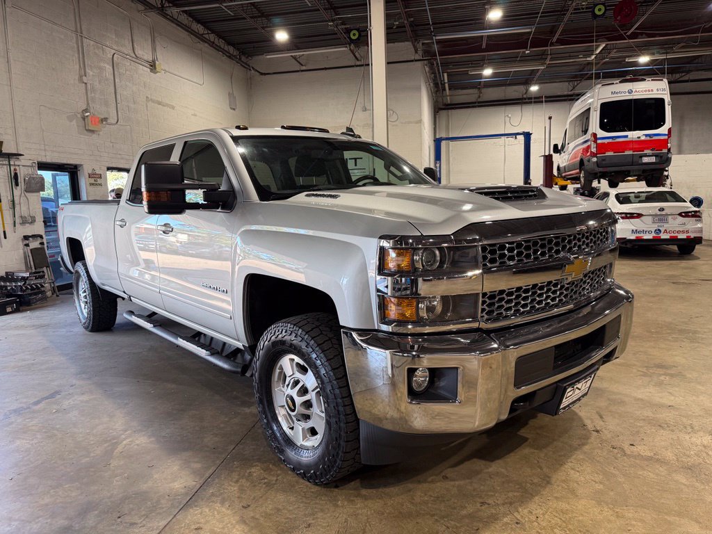 Used 2019 Chevrolet Silverado 2500 LT w/ LT Convenience Package AWD/4WD image 6