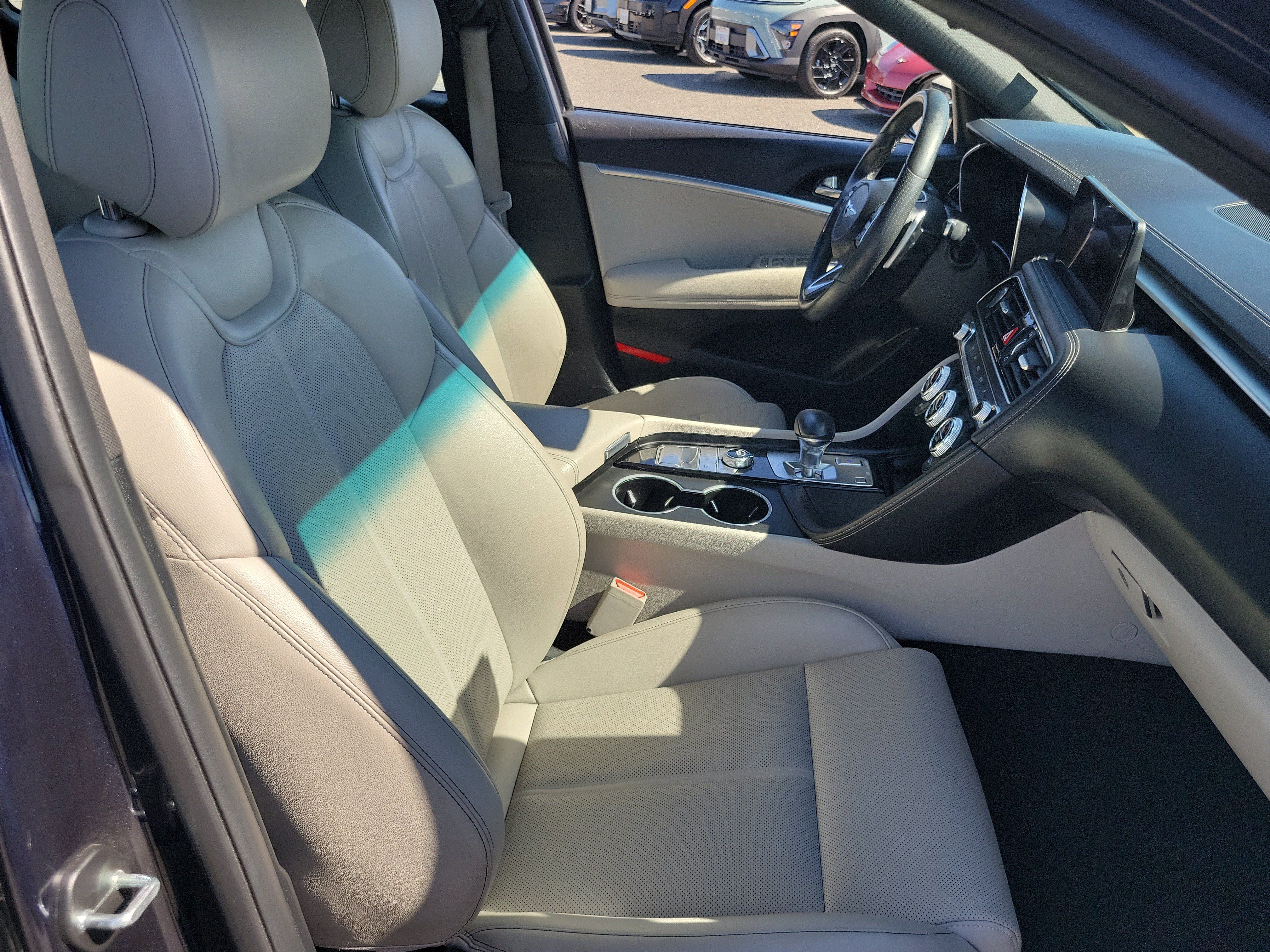 Certified 2023 Genesis G70 2.0T RWD image 20
