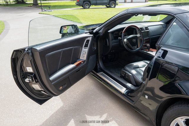 Used 2006 Cadillac XLR RWD image 31