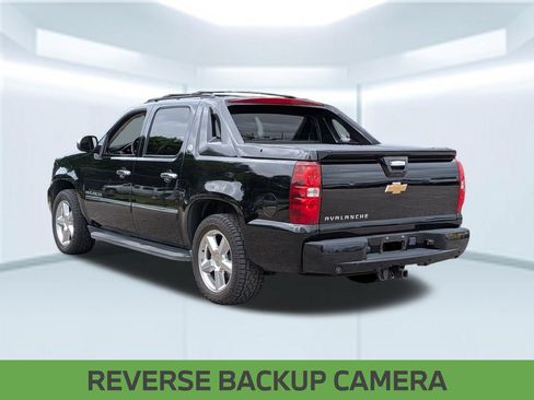 Used 2013 Chevrolet Avalanche LTZ RWD image 4