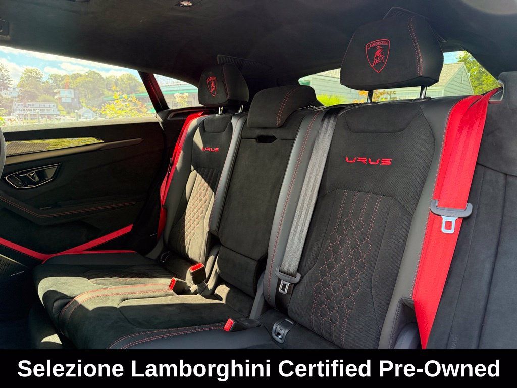 Used 2024 Lamborghini Urus Performante AWD/4WD image 38