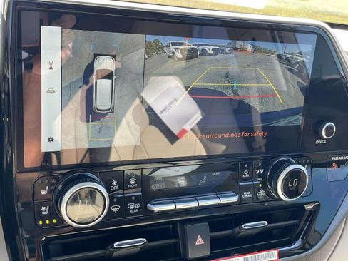 New 2025 Toyota Highlander Limited image 16