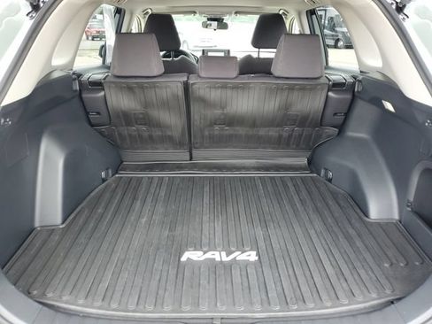 Used 2022 Toyota RAV4 XLE w/ Convenience Package AWD/4WD image 30