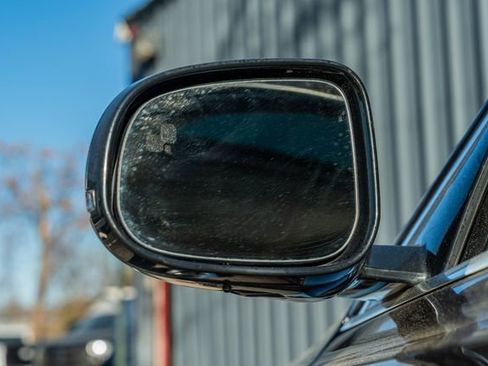 Used 2016 Jaguar XF Premium image 11