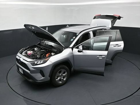 Used 2022 Toyota RAV4 LE AWD/4WD image 26