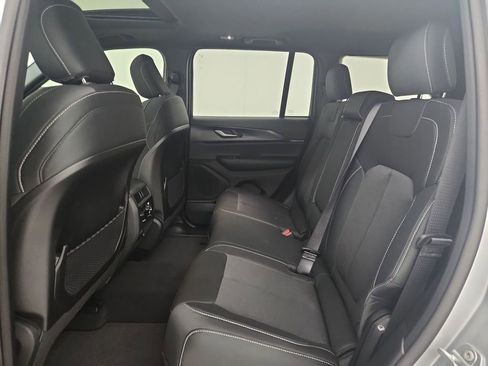 New 2025 Jeep Grand Cherokee Laredo X w/ Luxury Tech Group I image 31