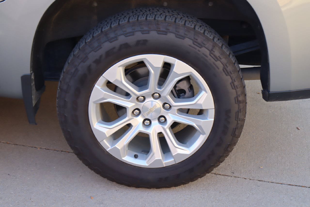 Used 2023 Chevrolet Silverado 1500 LTZ AWD/4WD image 29