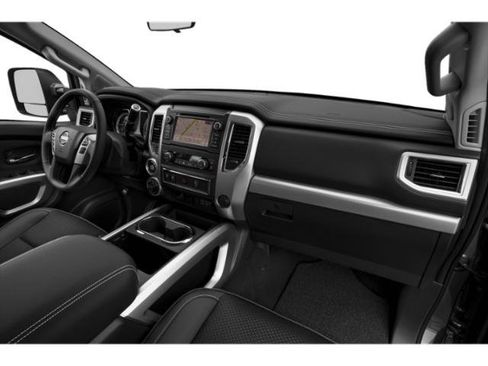 Used 2019 Nissan Titan PRO-4X w/ Pro-4x Convenience Package AWD/4WD image 18