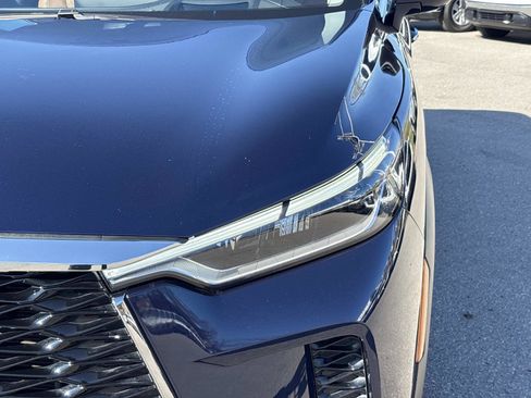 Used 2023 INFINITI QX60 Sensory w/ Vision Package image 11