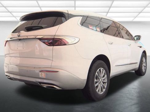 Used 2023 Buick Enclave Essence AWD/4WD image 17