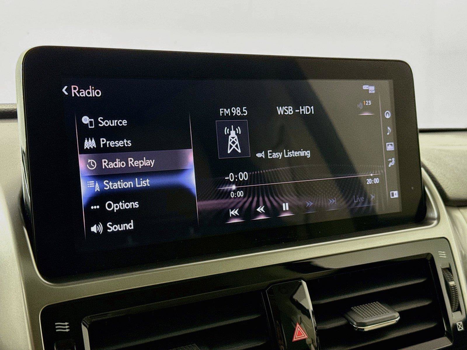 Used 2022 Lexus GX 460 Luxury w/ Sport Design Package AWD/4WD image 29