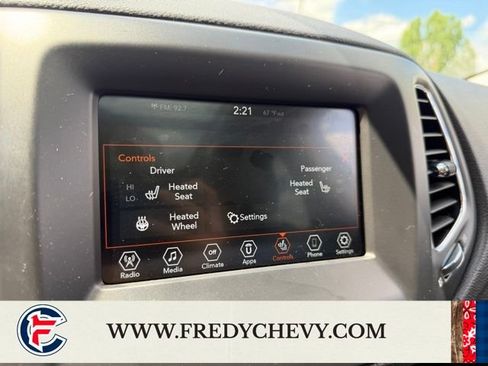 Used 2019 Jeep Compass Latitude w/ Cold Weather Group AWD/4WD image 14