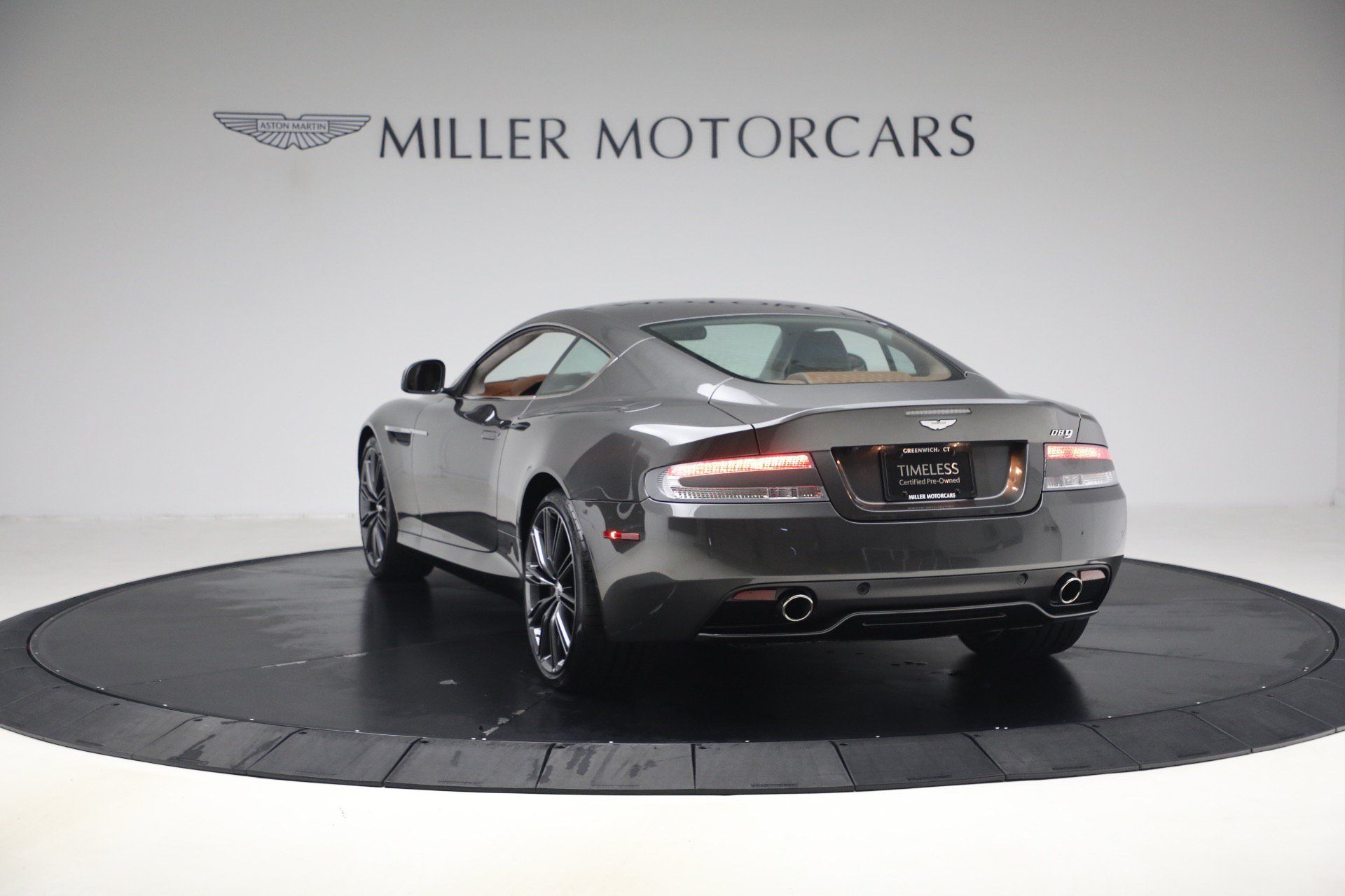 Used 2014 Aston Martin DB9 Coupe RWD image 5