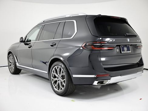 Used 2023 BMW X7 xDrive40i w/ Executive Package image 8