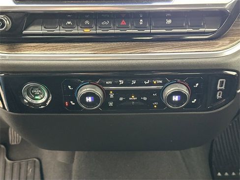 Used 2024 Chevrolet Silverado 1500 LT image 14