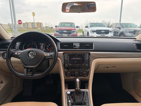 Used 2018 Volkswagen Passat 2.0T SE image 27